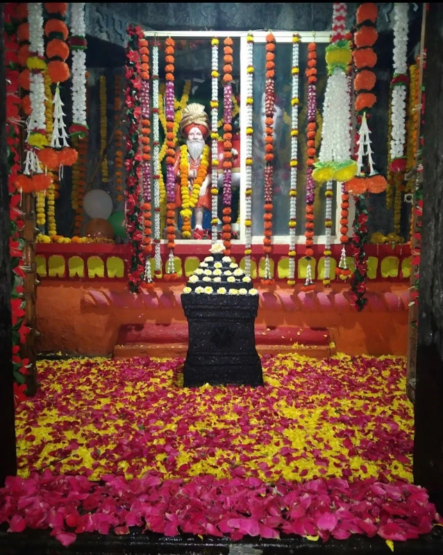 मंदिरात शिवपूजन व धार्मिक कार्यक्रम
