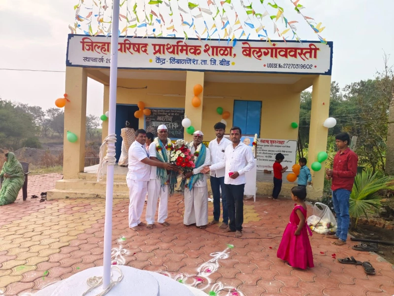 शाळेत ध्वजारोहण कार्यक्रम आयोजित